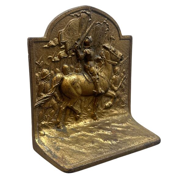 VTG Cast Metal Bookend Knight Horseback Medieval Battle Scene Gold Finish Goth - Picture 3 of 15